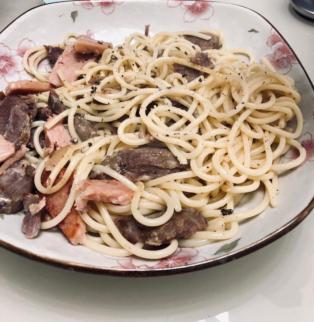 鲜虾培根芦笋意面