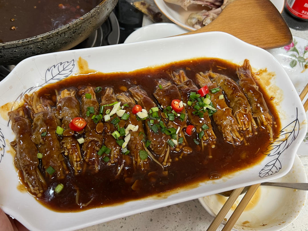 全家一致同意将金针菇肥牛卷列入年夜饭