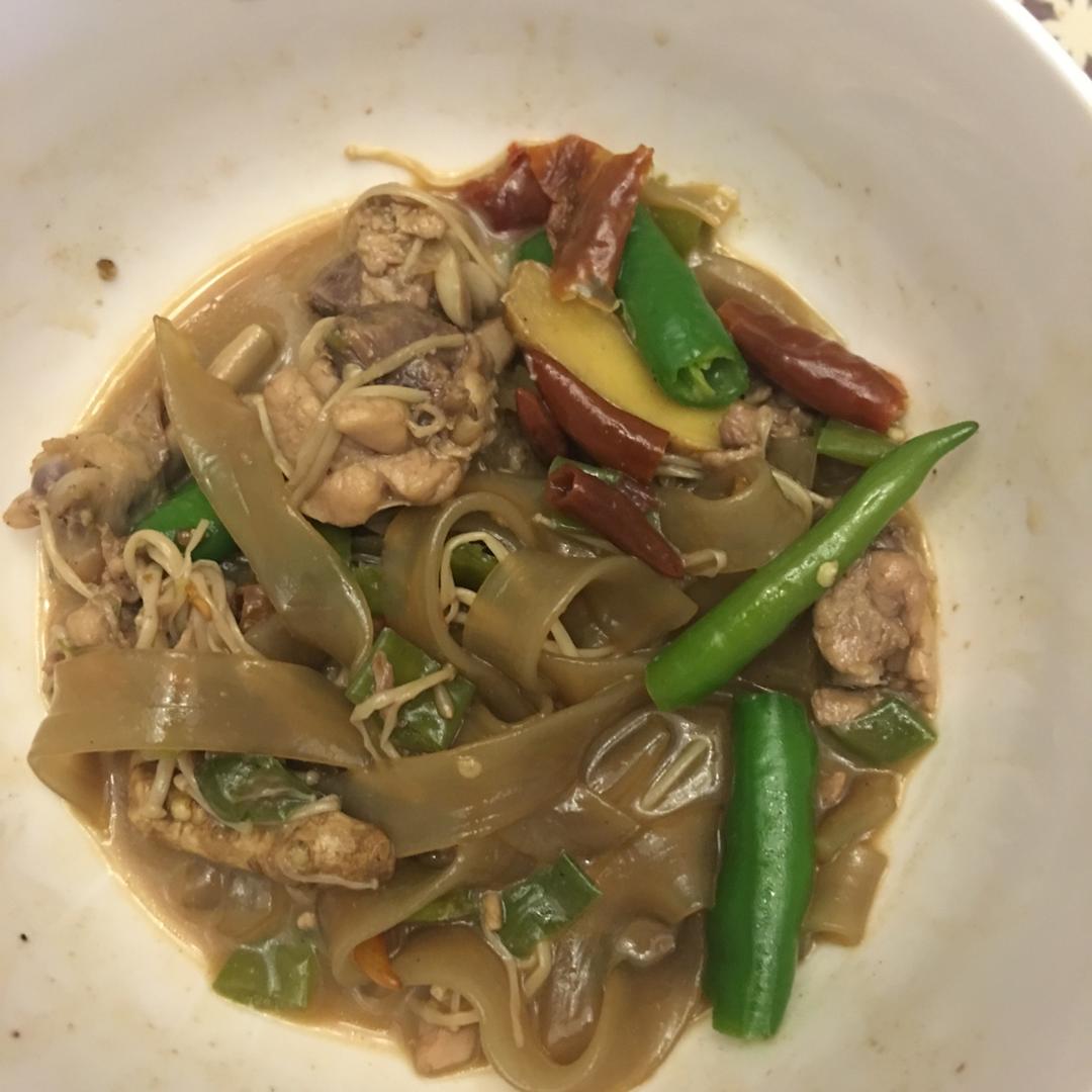 好吃到原地爆炸的黄焖鸡