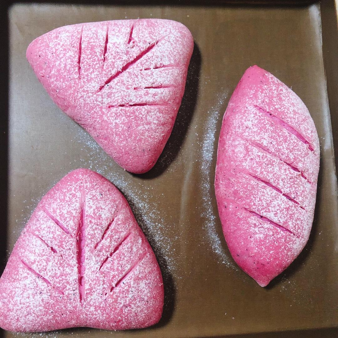 火龙果麻薯欧包
