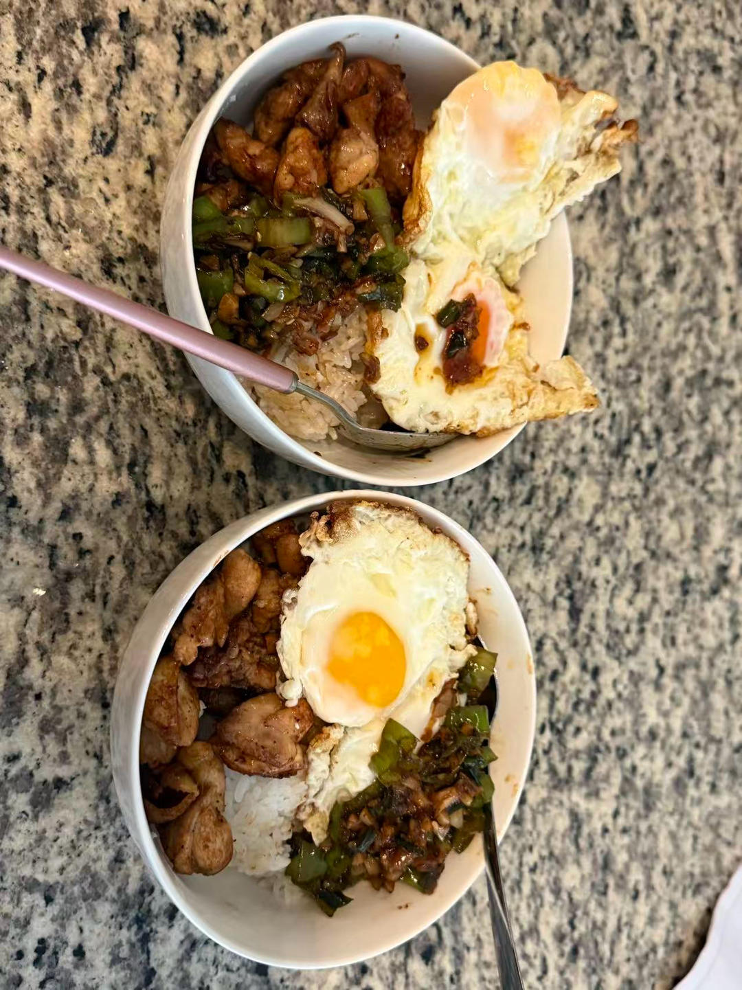 双人份青椒鸡蛋拌饭