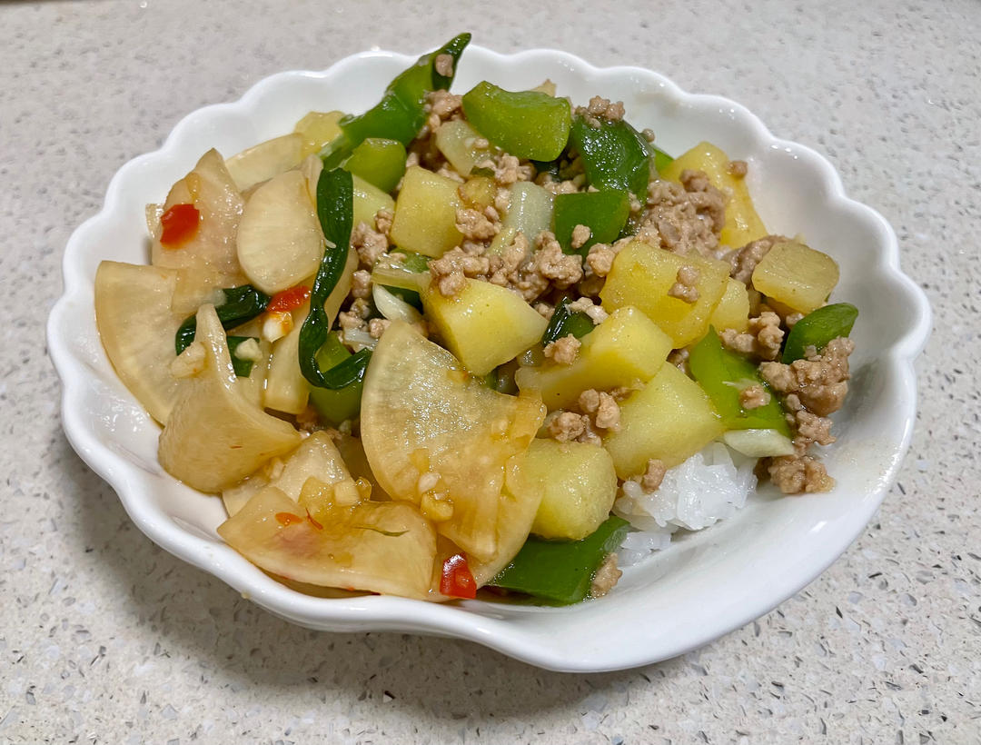 土豆肉末盖浇饭