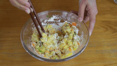 小米蔬菜饼片【宝宝零食】的做法 步骤6