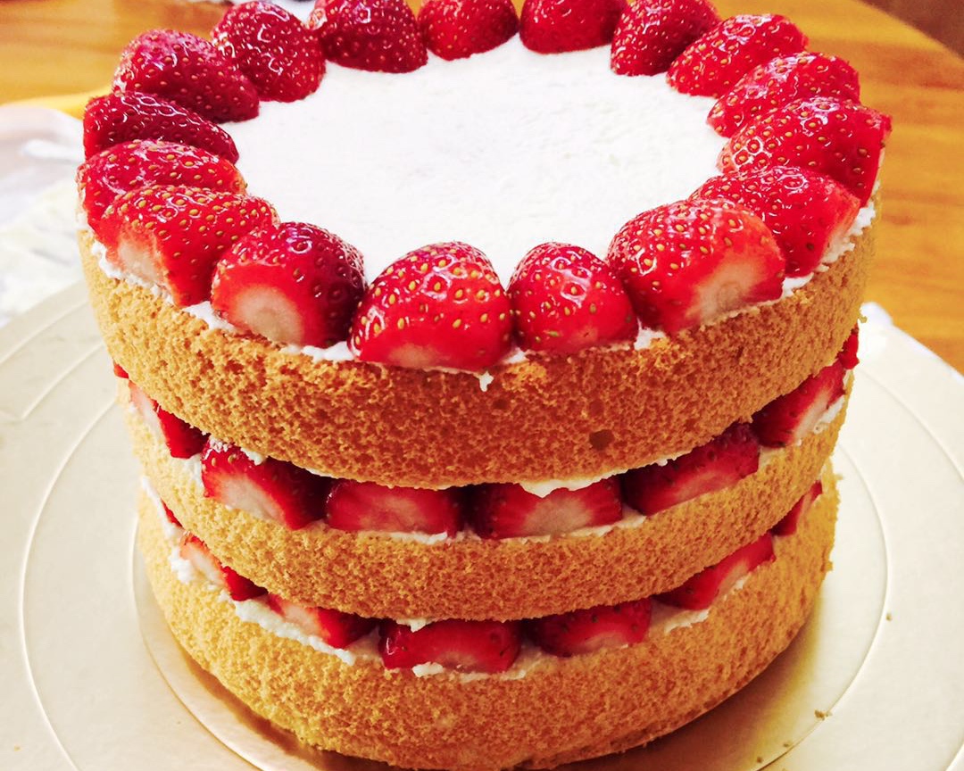 草莓裸蛋糕的做法 步骤7