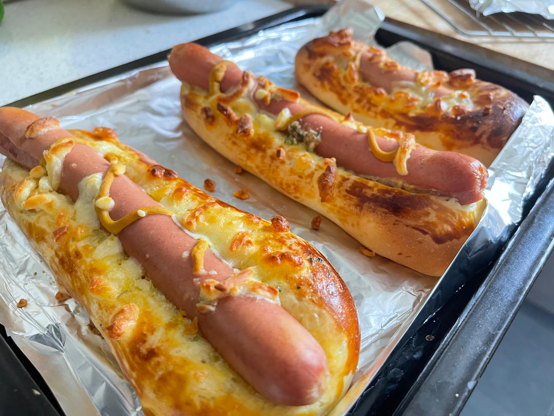 一个面团撑起一家店的台式面包—香肠面包