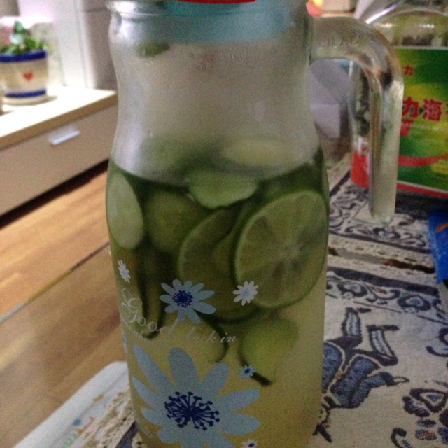 黄瓜柠檬水