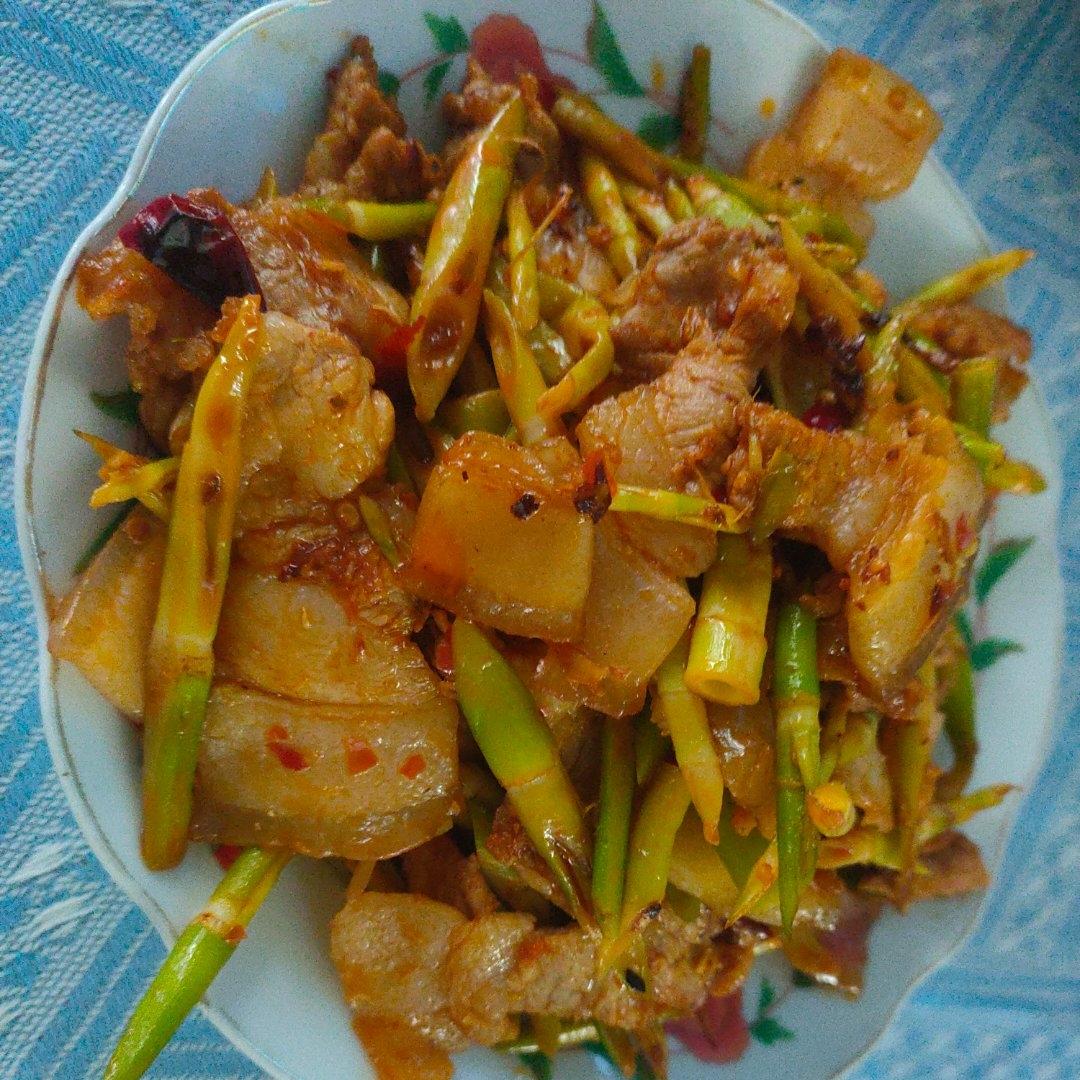 春笋炒肉（附这道菜的最佳打开方式）