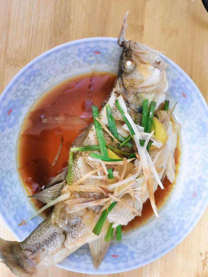 清蒸鲈鱼