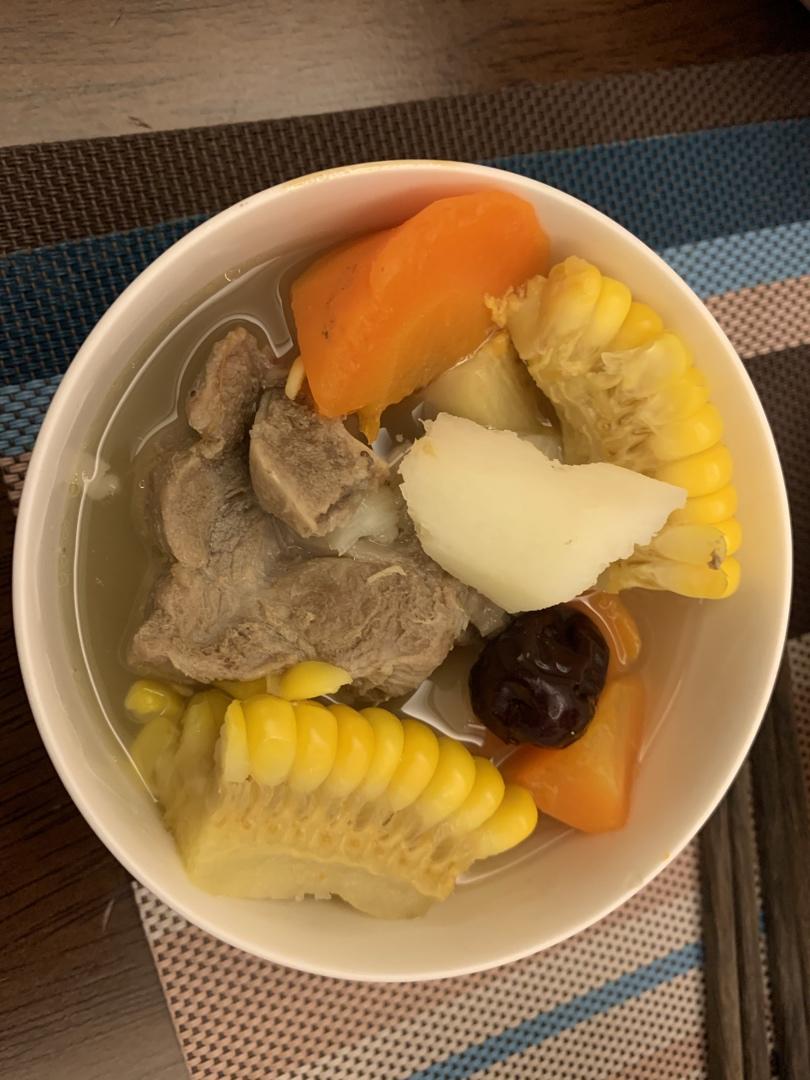 连吃三碗的玉米山药排骨汤