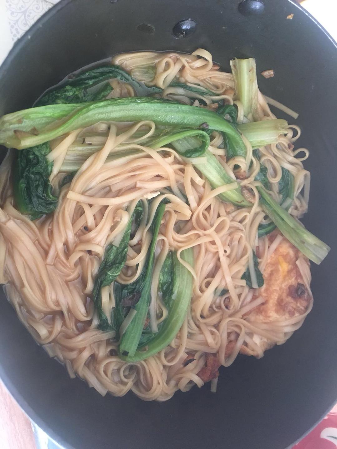 懒人速成：五分钟荷包蛋焖面