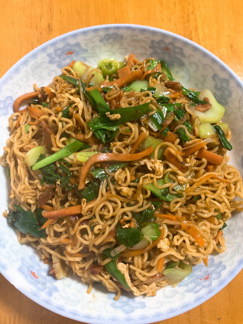 吼吼吃的炒方便面，附上炒面酱油配方