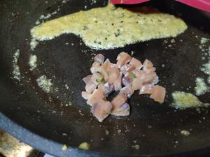 三文鱼奶酪蔬菜烩饭（无盐辅食）的做法 步骤5