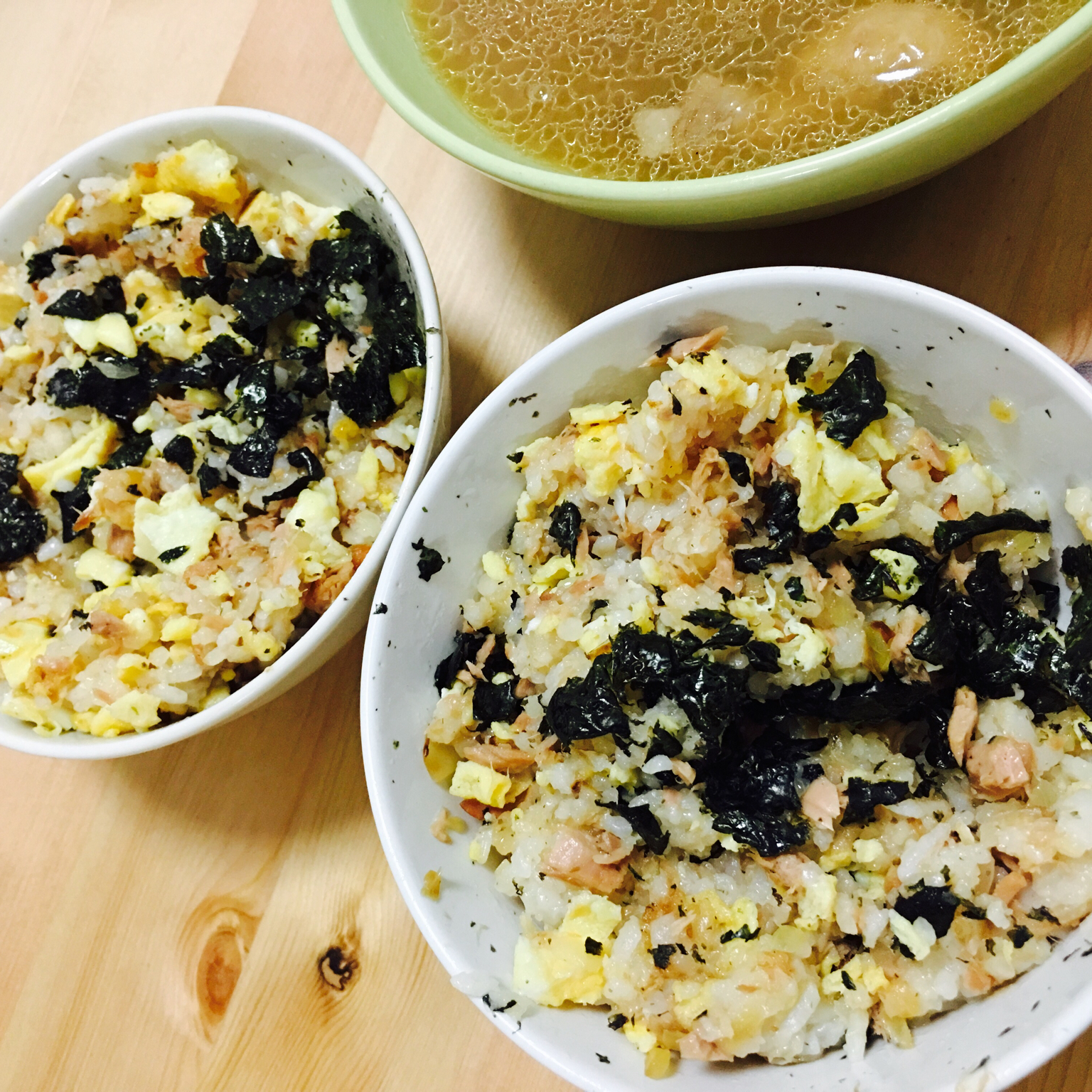 金枪鱼洋葱炒饭