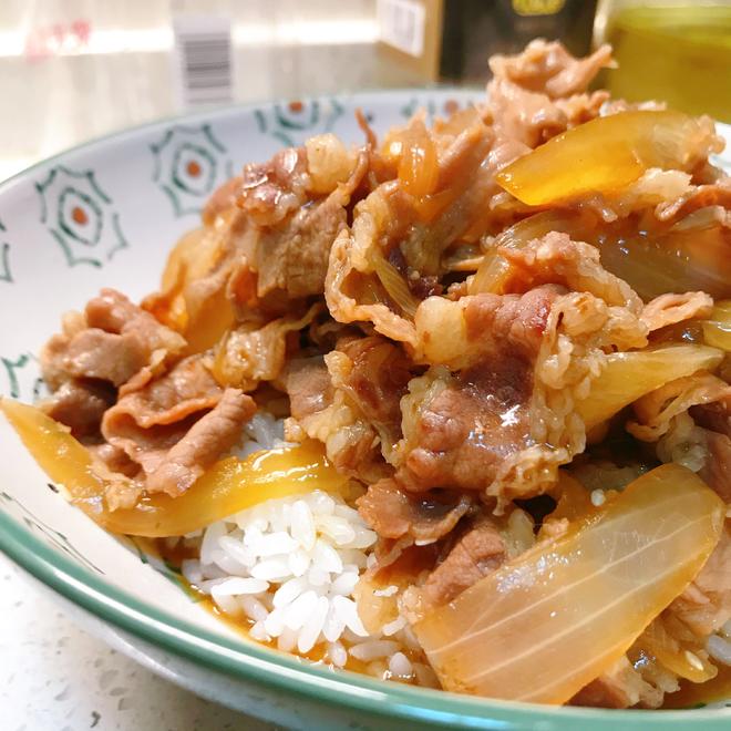 【调料简单的牛丼饭】的做法