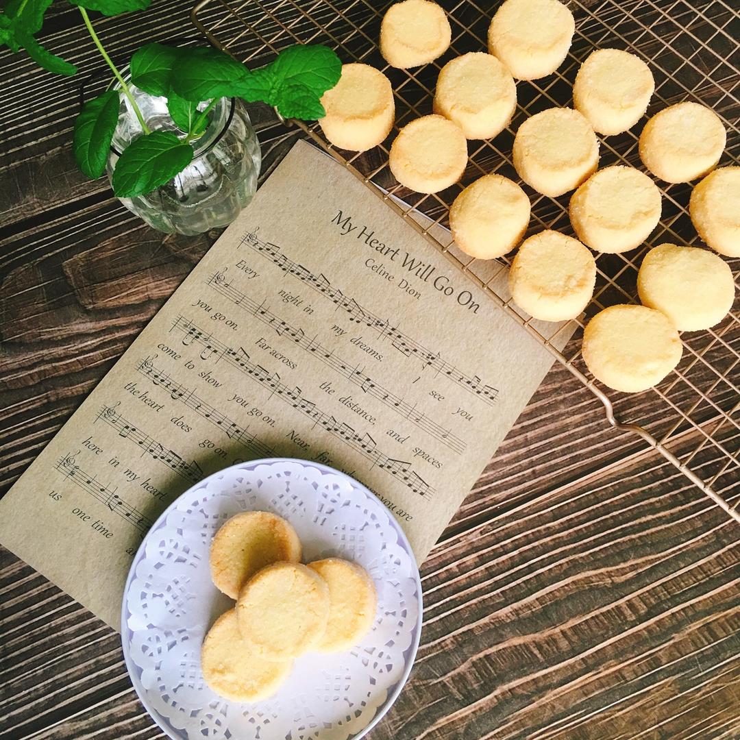 🍪视频｜经典复刻—丹麦皇冠蓝罐黄油曲奇（材料简单操作粗暴）