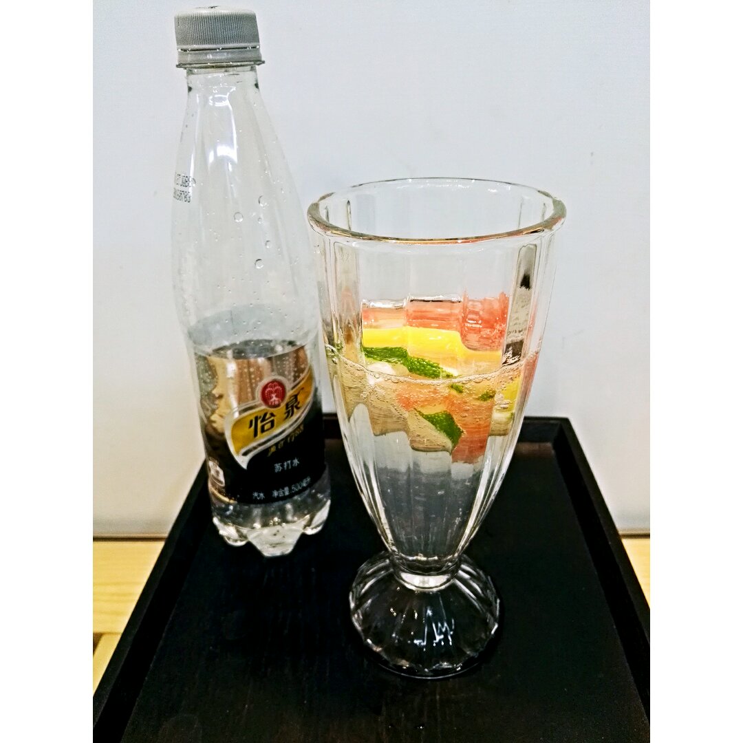 西柚青柠果饮