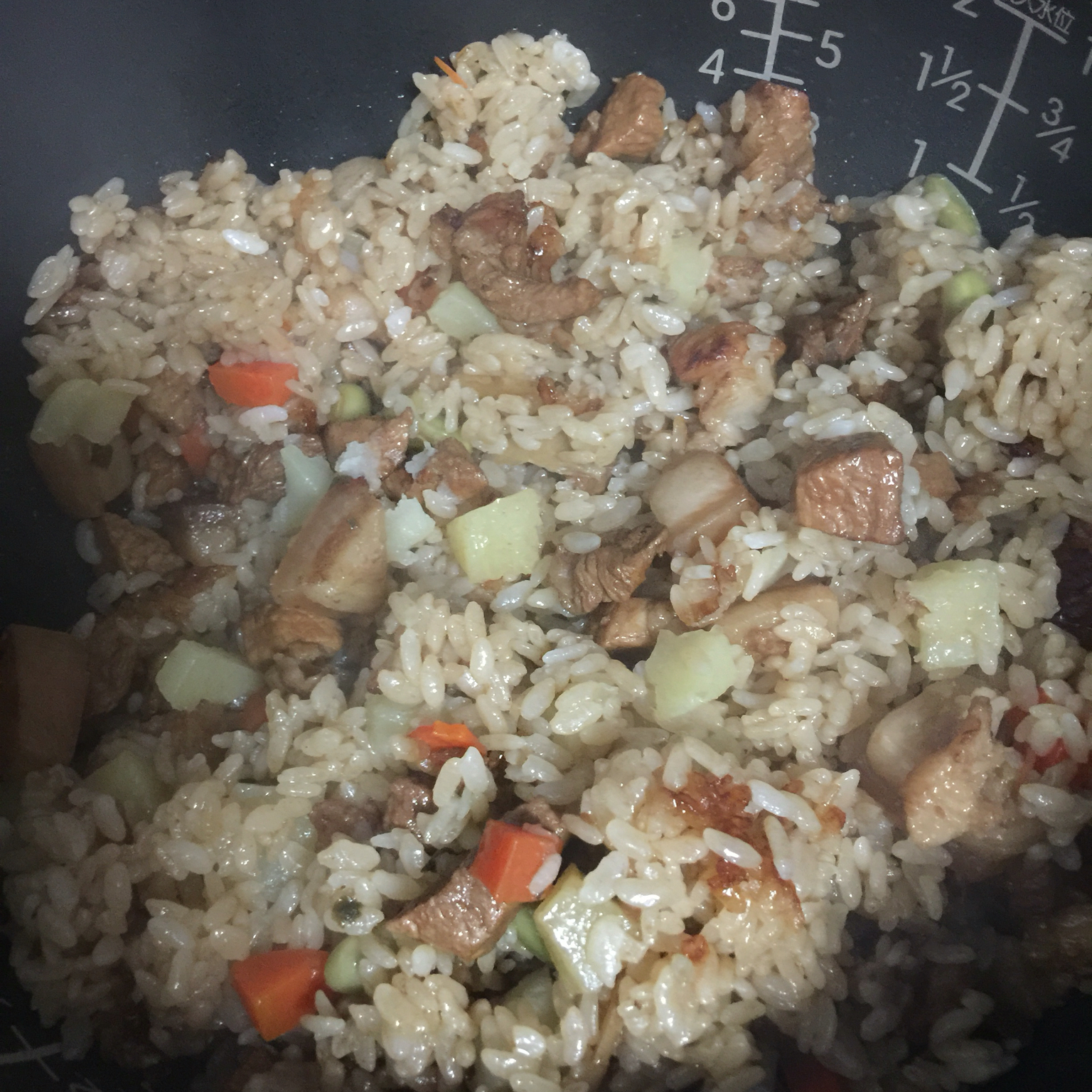 喷香排骨焖饭（爆好吃）