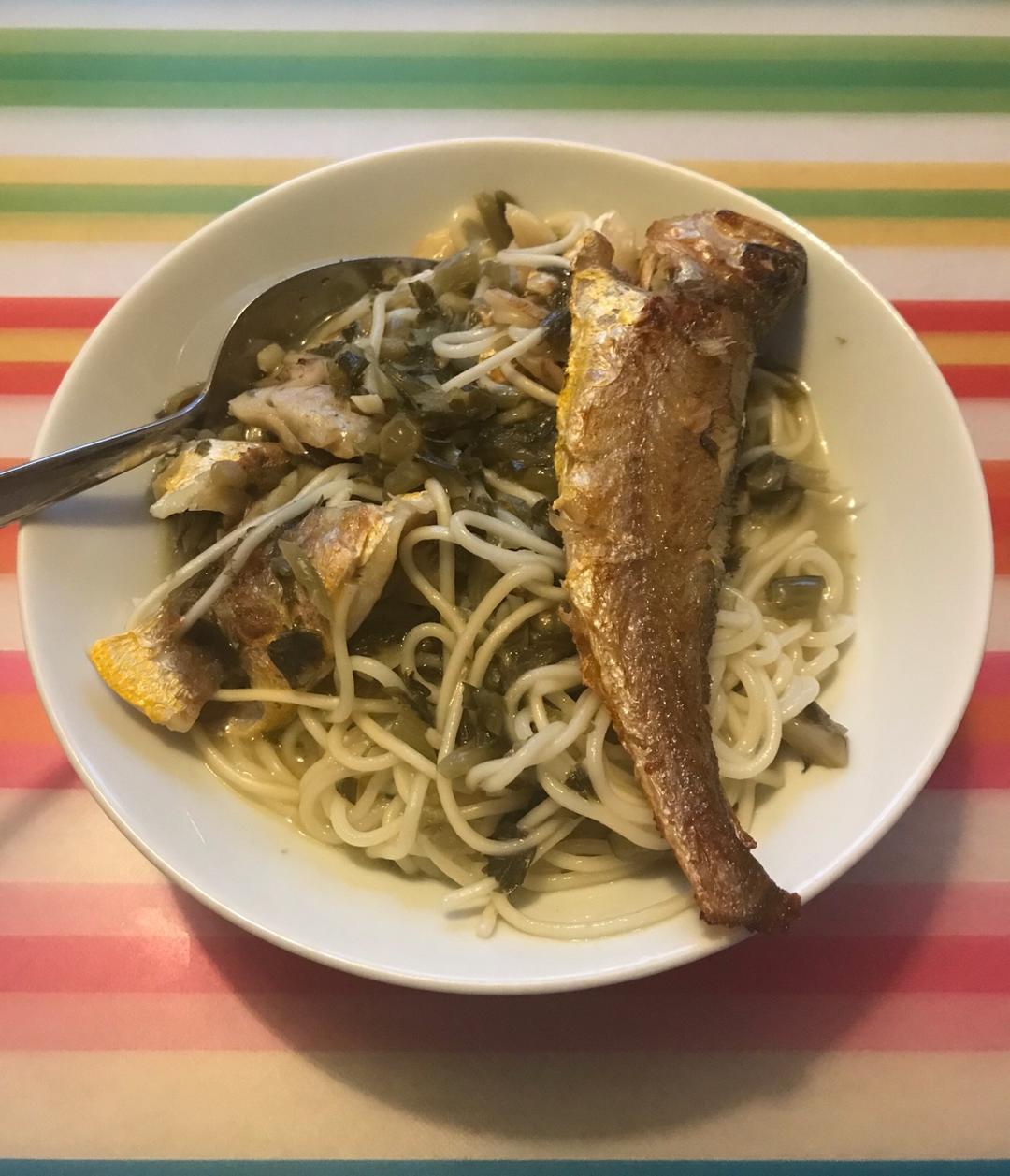 雪菜黄鱼煨面