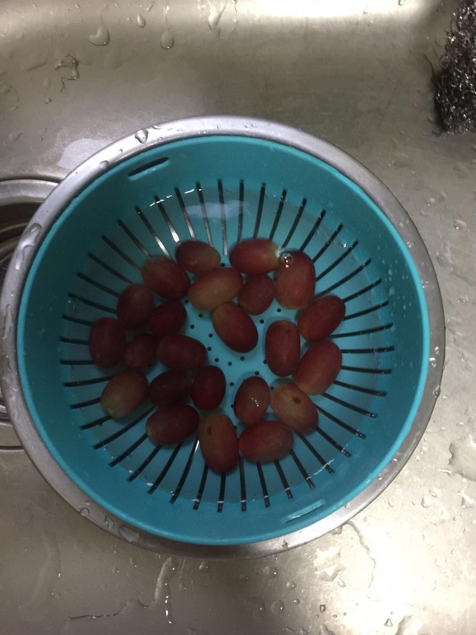 【水果拼盘 简单(小白 老手均可做)的做法步骤图】草莓味喵喵酱酱_下