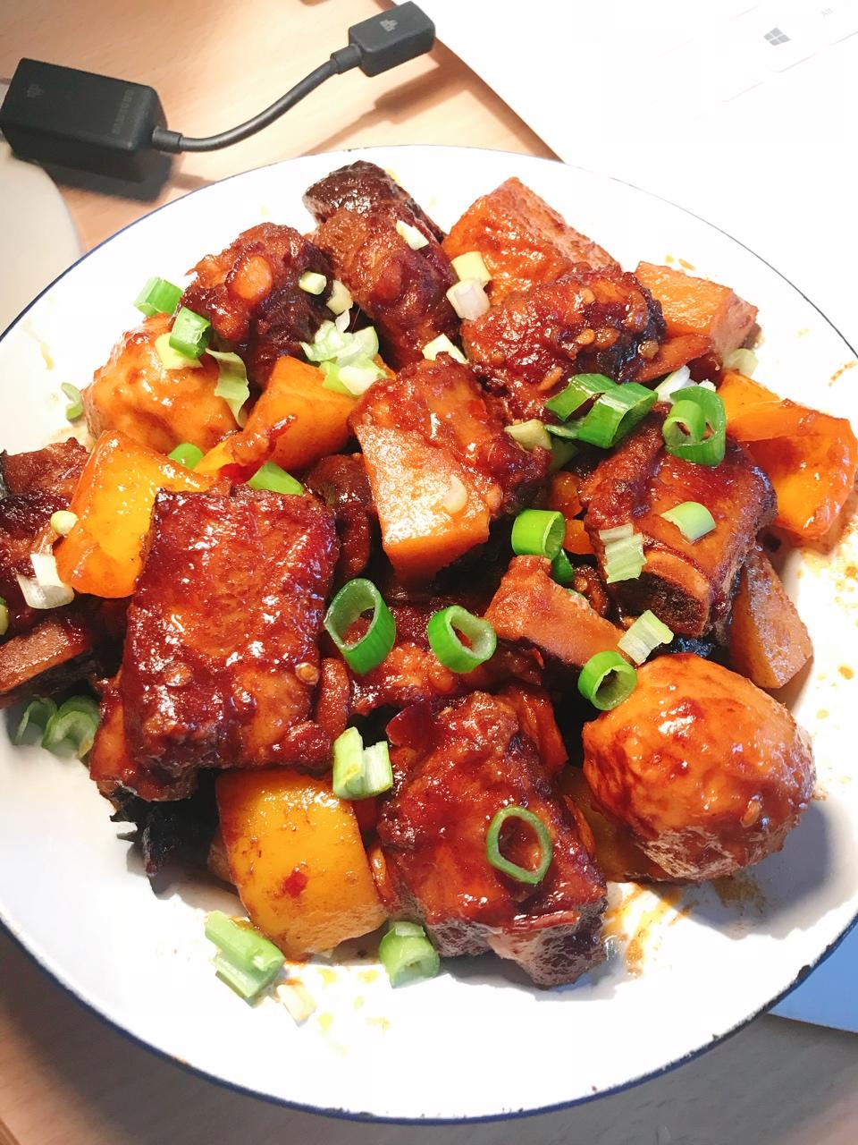 土豆烧排骨