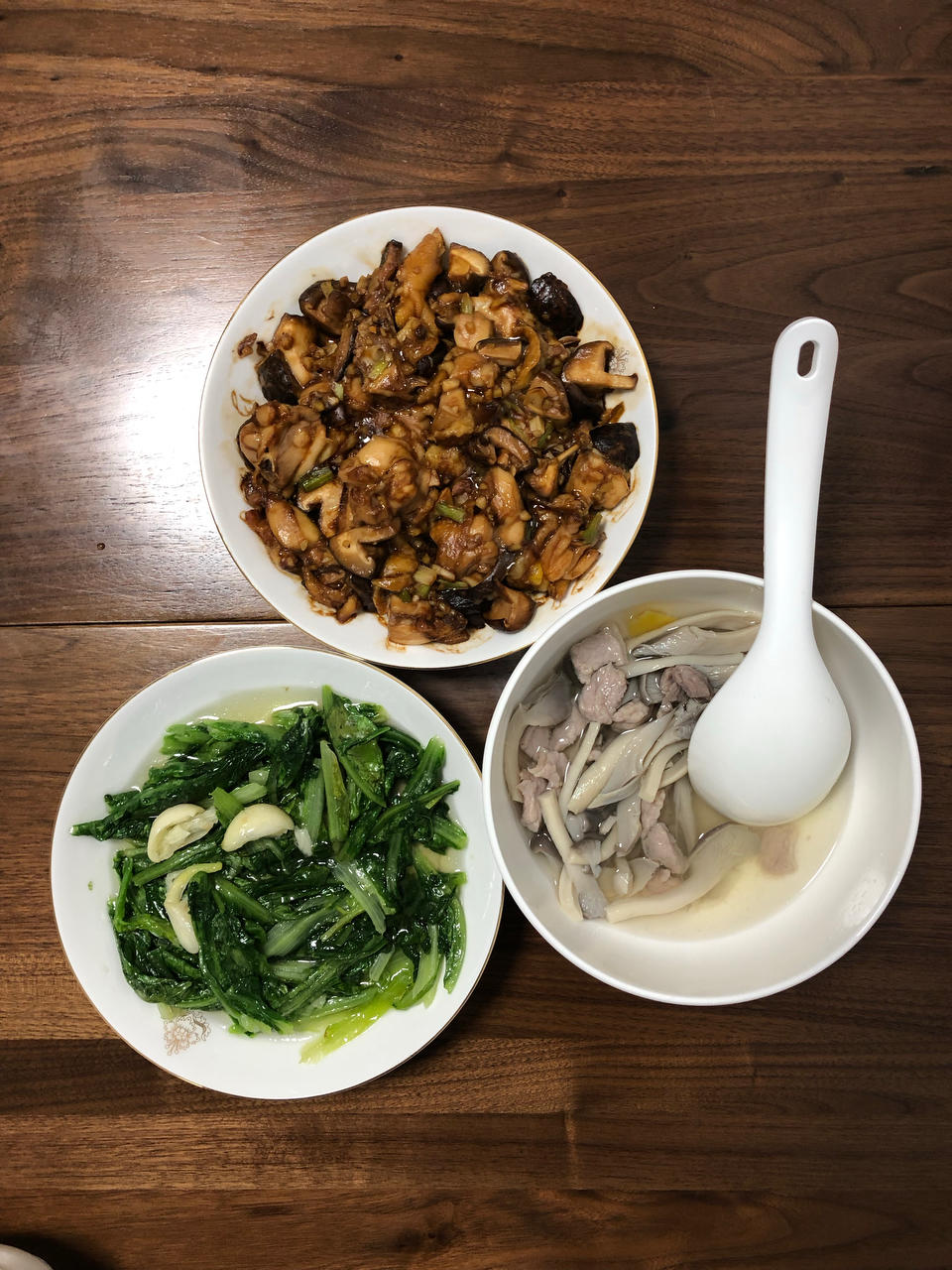 厨师长教你：“香菇蒸滑鸡”的家常做法，鲜香嫩滑，营养美味