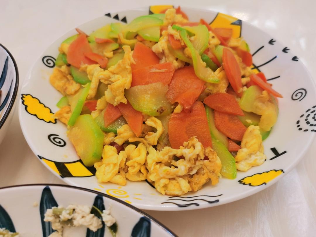 清香的西葫芦炒鸡蛋