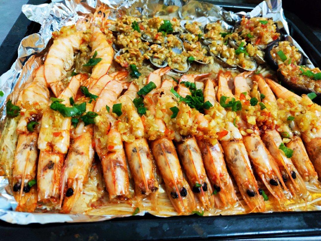 蒜蓉金针菇烤花蛤虾