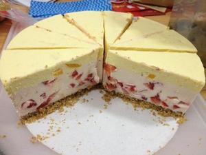芒果草莓双层蛋糕的做法 步骤2