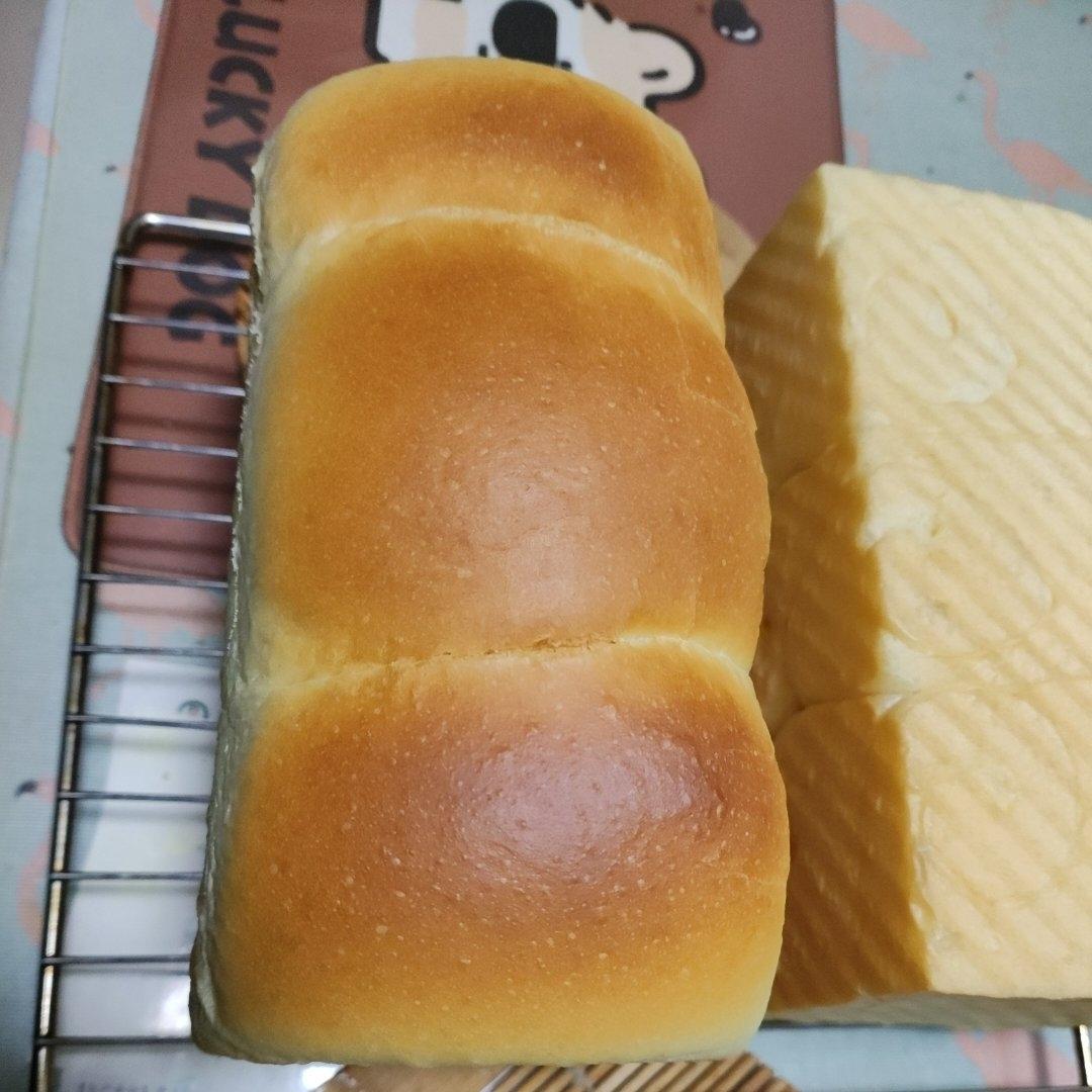 奶香纯粹的重料淡奶油吐司