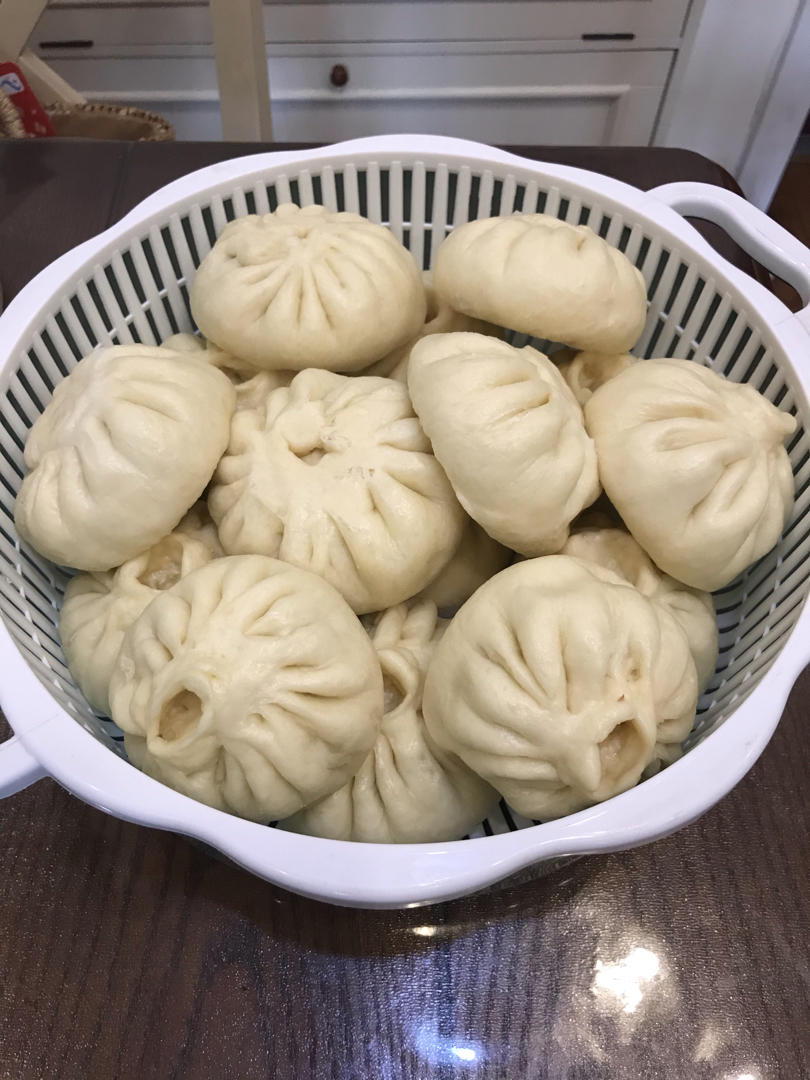 鲜美多汁的洋葱牛肉包子
