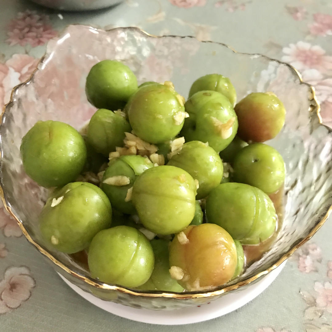 生腌李子