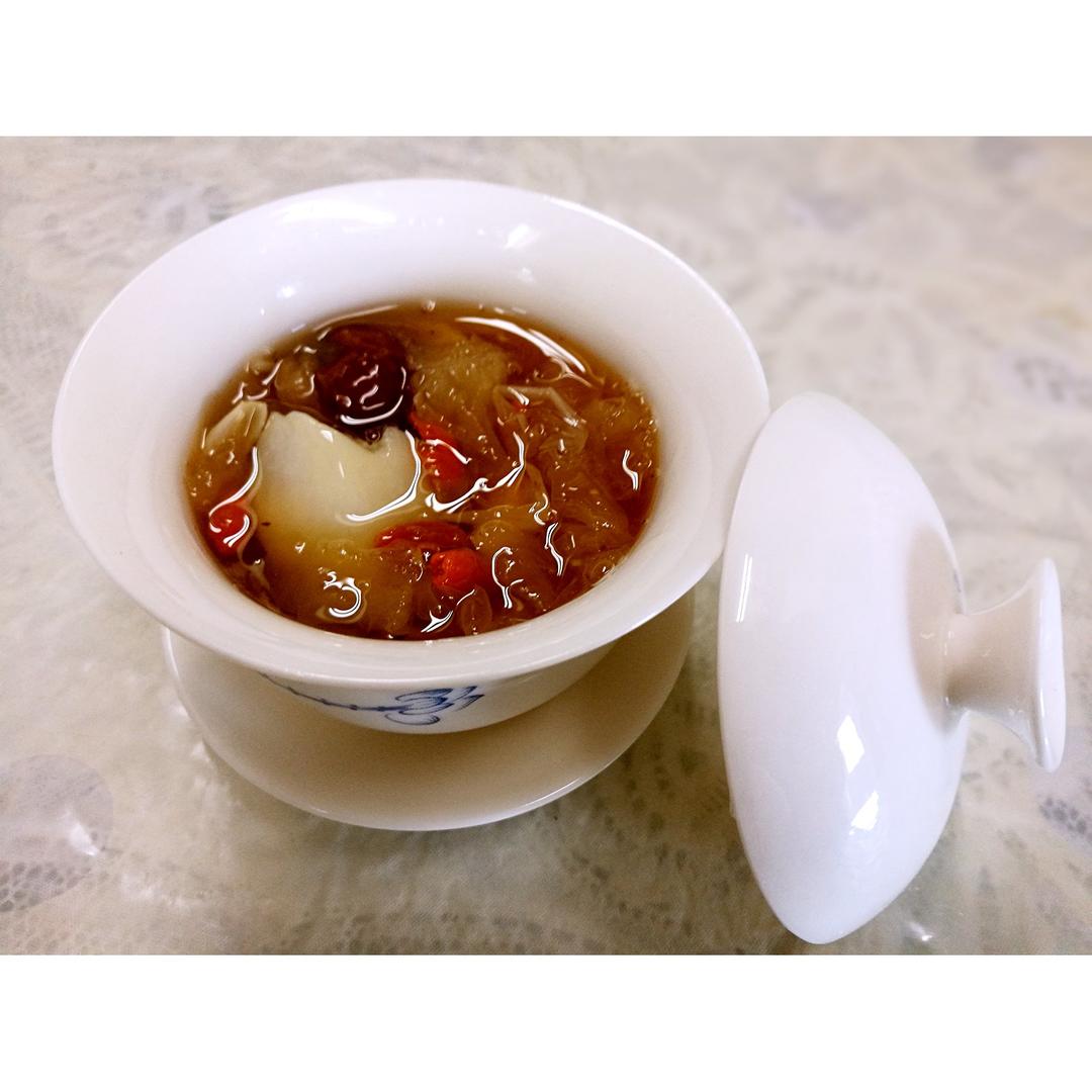 红枣枸杞银耳羹