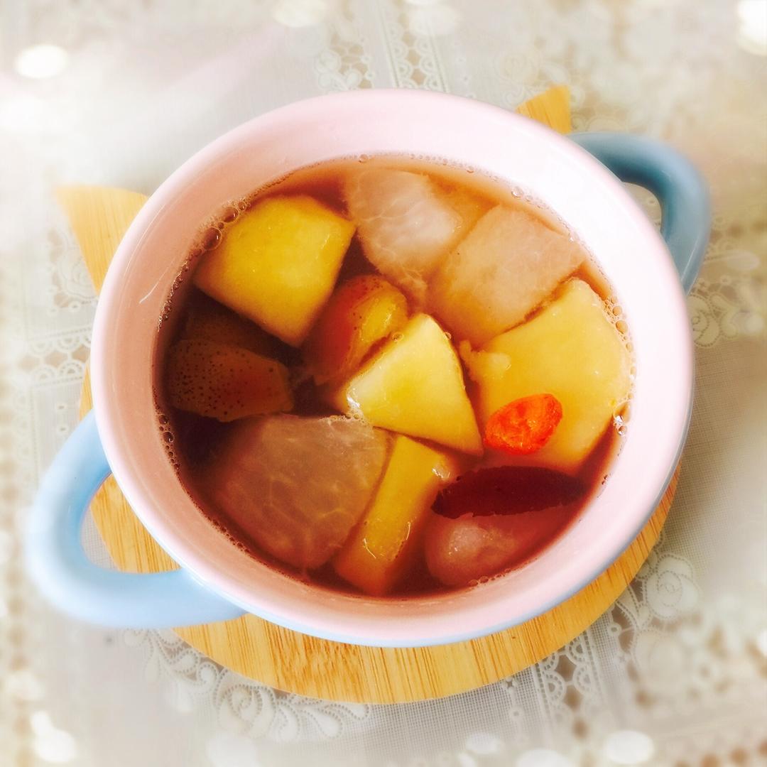 林萏蛋做的山楂大枣苹果汤