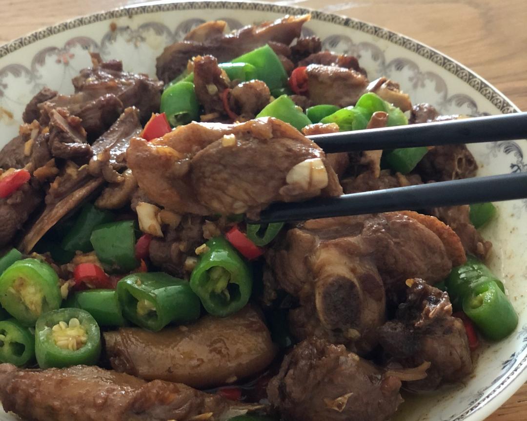 爆炒鸭肉