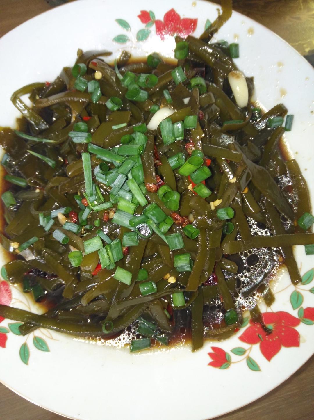 陆露1206做的辣炒海带丝(勾氏私房菜)