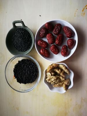 核桃红枣黑米黑芝麻糊的做法 步骤1