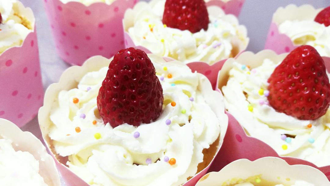 戚风纸杯奶油蛋糕