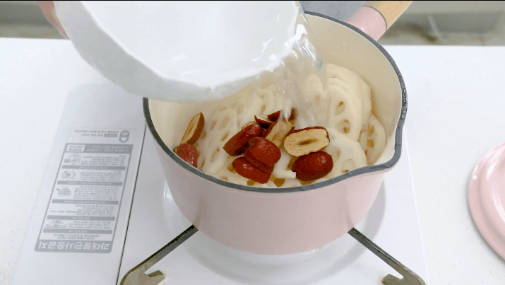红枣莲藕汤的做法 步骤7