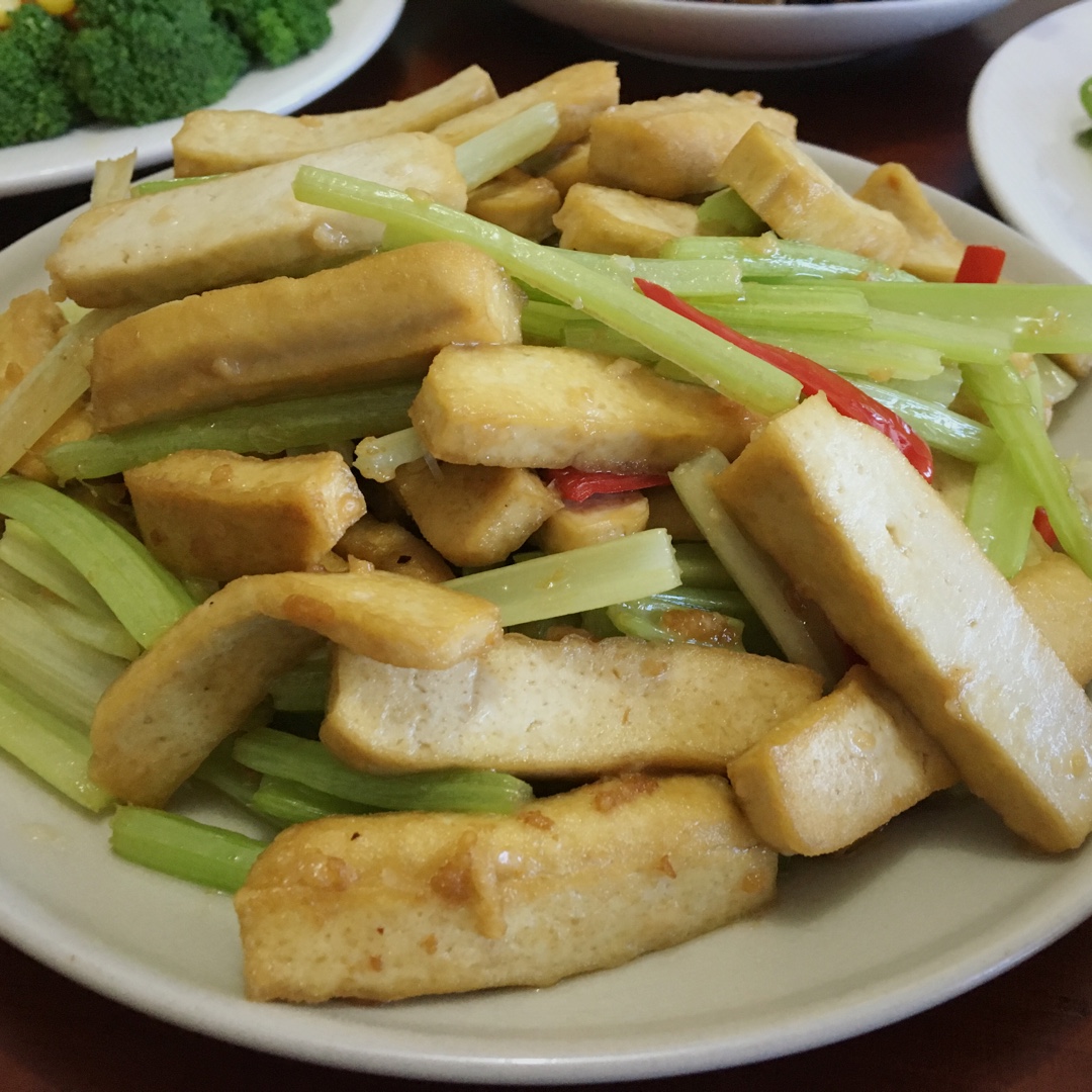 芹菜炒香干