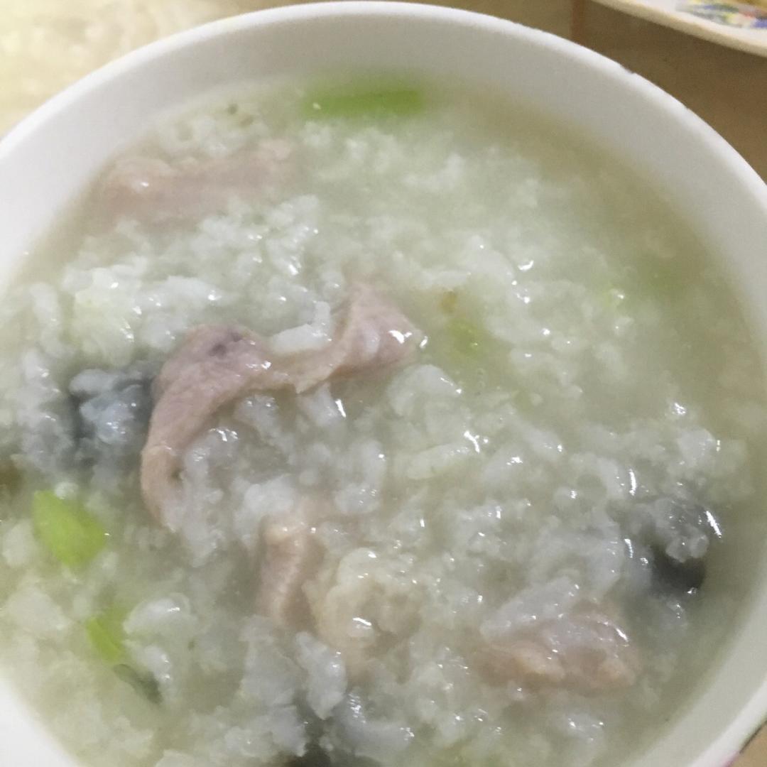 堂妈家的皮蛋瘦肉粥