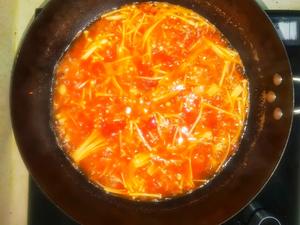 番茄肥牛金针菇汤的做法 步骤7