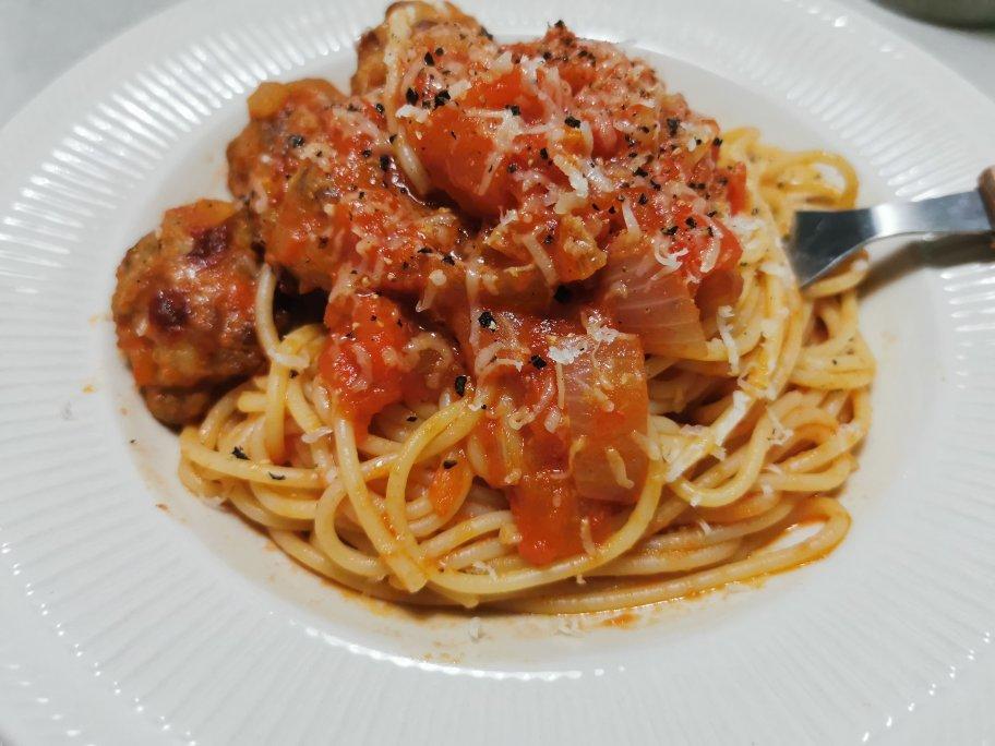经典意大利面～～红酱牛肉丸意面（pasta with meatball）