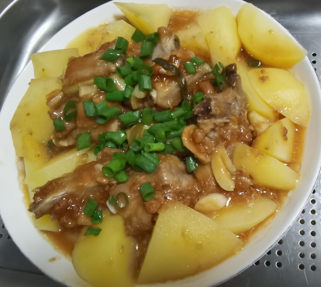 黄豆酱土豆蒸排骨