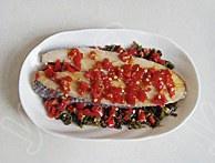 剁椒酸菜蒸鳕鱼的做法 步骤3