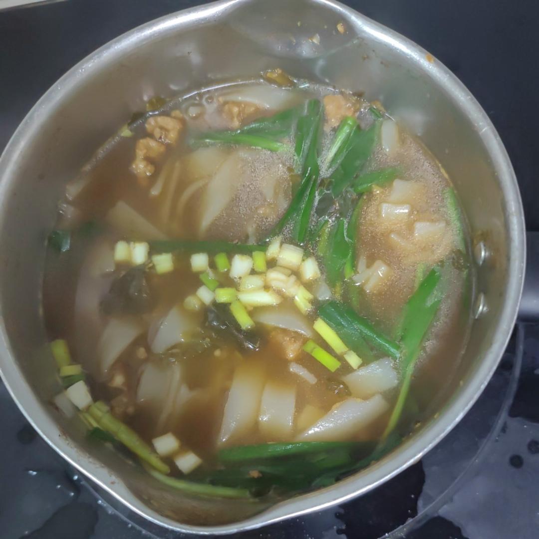 昆明小锅米线（视频在最后）