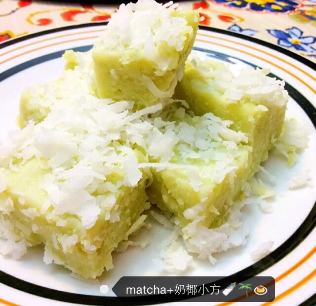 椰丝牛奶小方糕