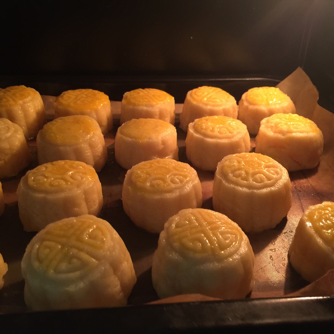 半岛酒店奶黄月饼——号称月饼界的劳斯莱斯