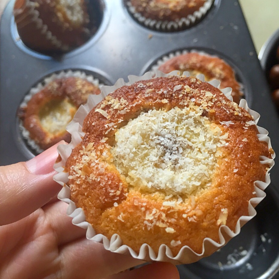 椰丝香蕉杯蛋糕