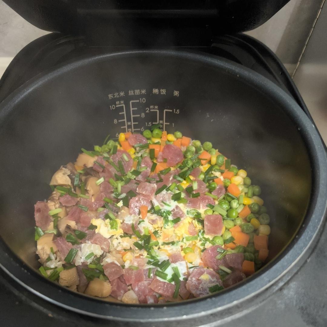 懒人电饭锅香肠焖饭/煲仔饭