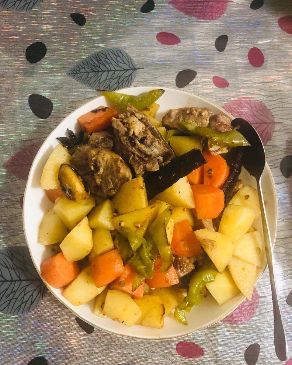 土豆胡萝卜烧排骨